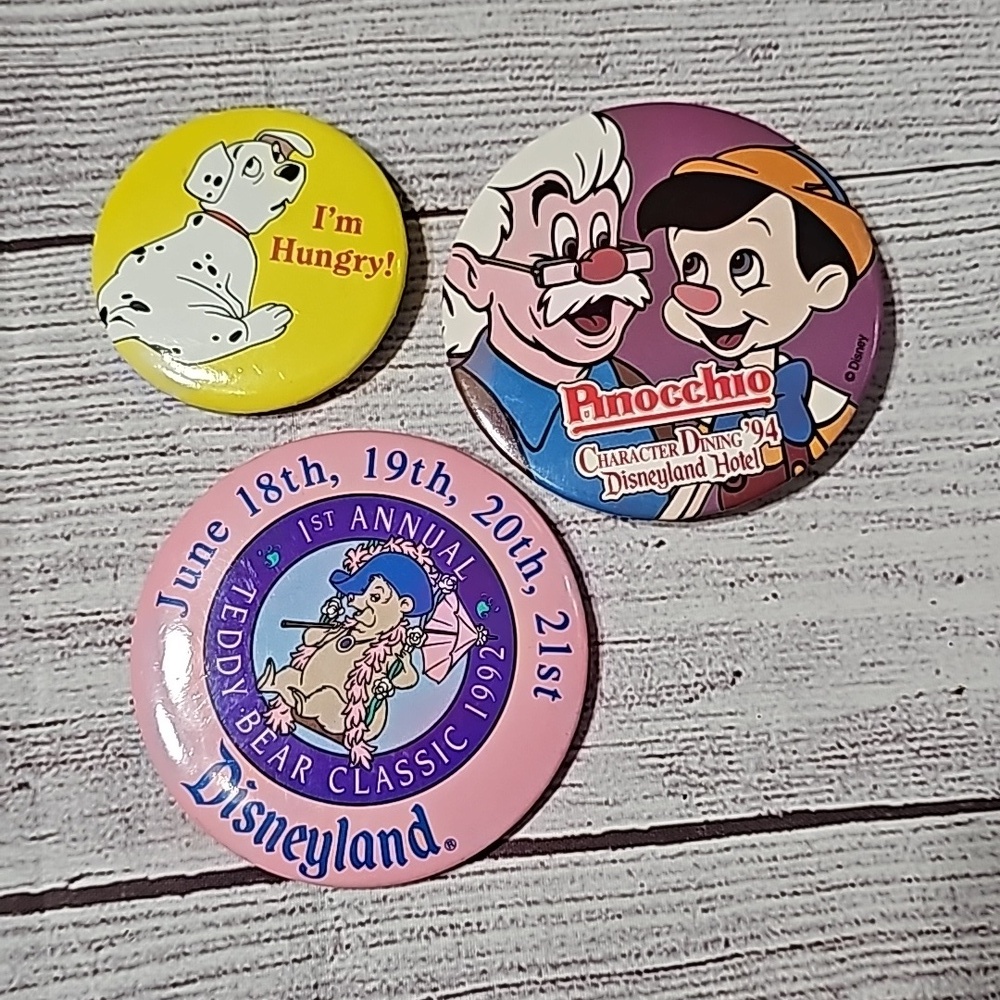 Vintage Disney buttons/pins